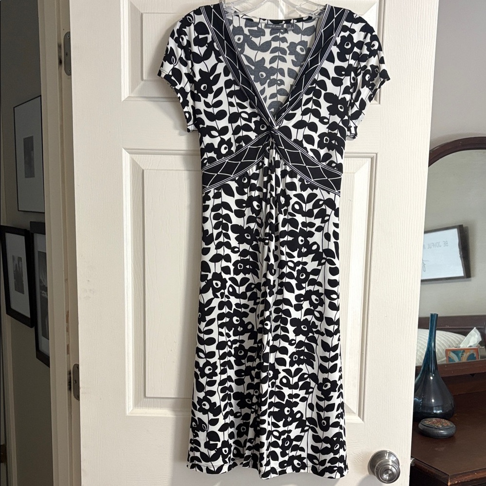 Apt. 9 Black and White Floral V-Neck Midi Dress